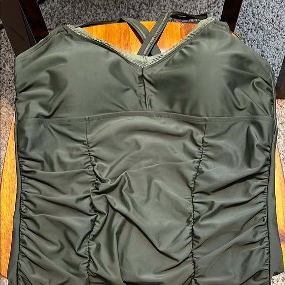 Torrid Ruched Sides Green One Piece Swimsuit Excellent Condition!! - Picture 1 of 8
